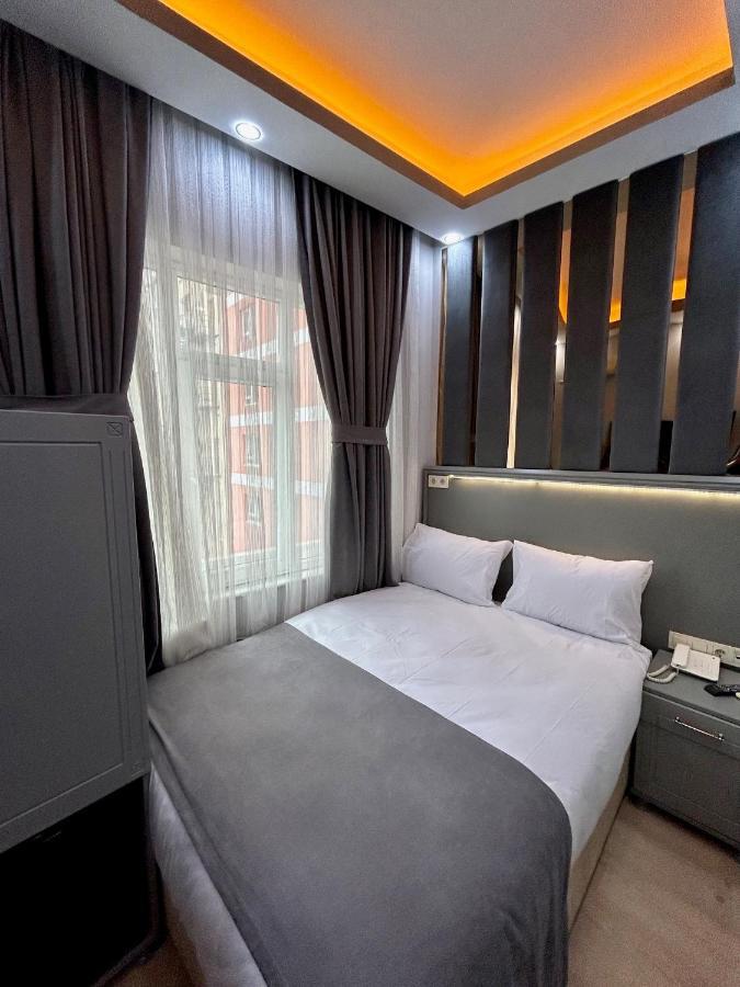 Crowned Plus Hotel อิสตันบูล ภายนอก รูปภาพ