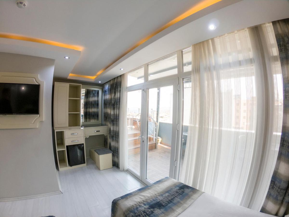 Crowned Plus Hotel อิสตันบูล ภายนอก รูปภาพ