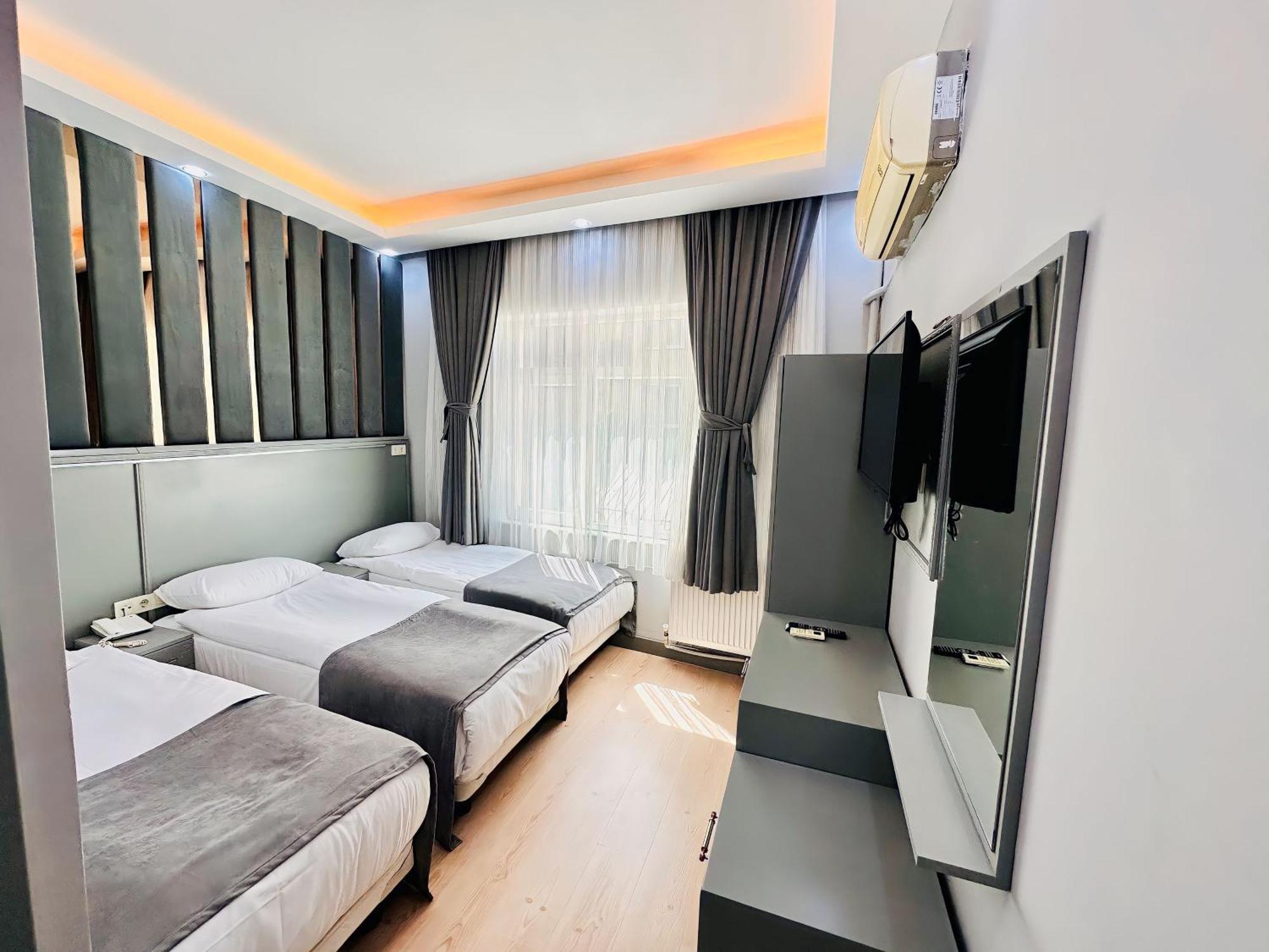 Crowned Plus Hotel อิสตันบูล ภายนอก รูปภาพ