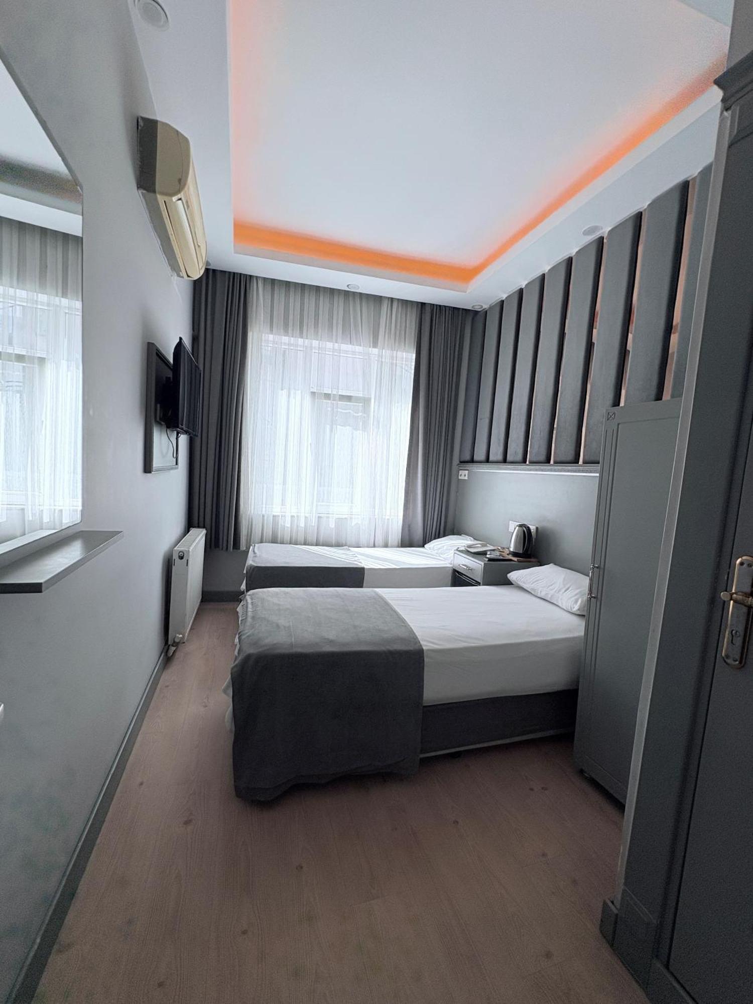 Crowned Plus Hotel อิสตันบูล ภายนอก รูปภาพ
